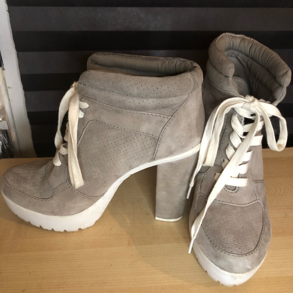 Suede Gray and White Ankle Boot 8.5
